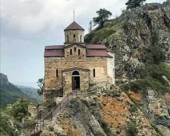 Архыз, древний храм, обсерватория и национальный обед