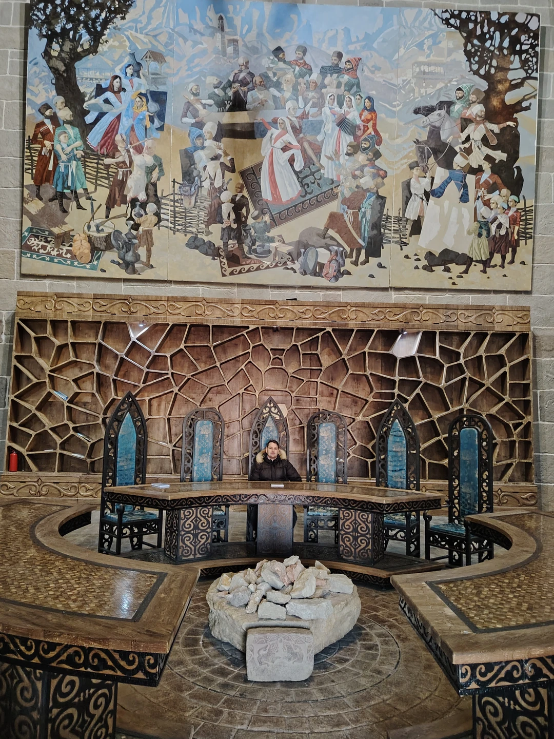 Багауддин отлично владеет информацией о своём регионе. Видно, что человек разбирается в теме. Много читает, анализирует