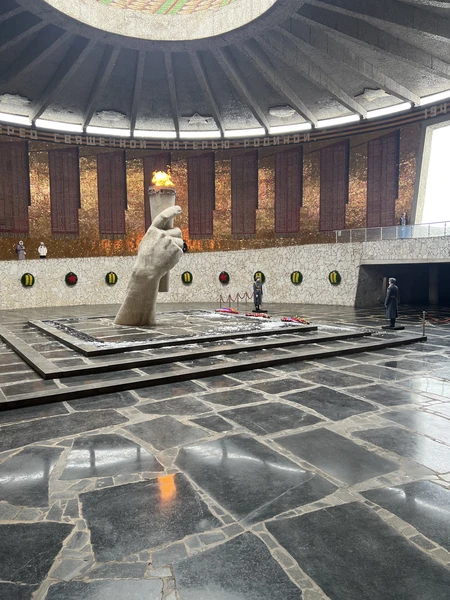 Александр провел замечательную экскурсию! за 2,5 часа увидели и услышали массу интересного и познавательного. Все прошло