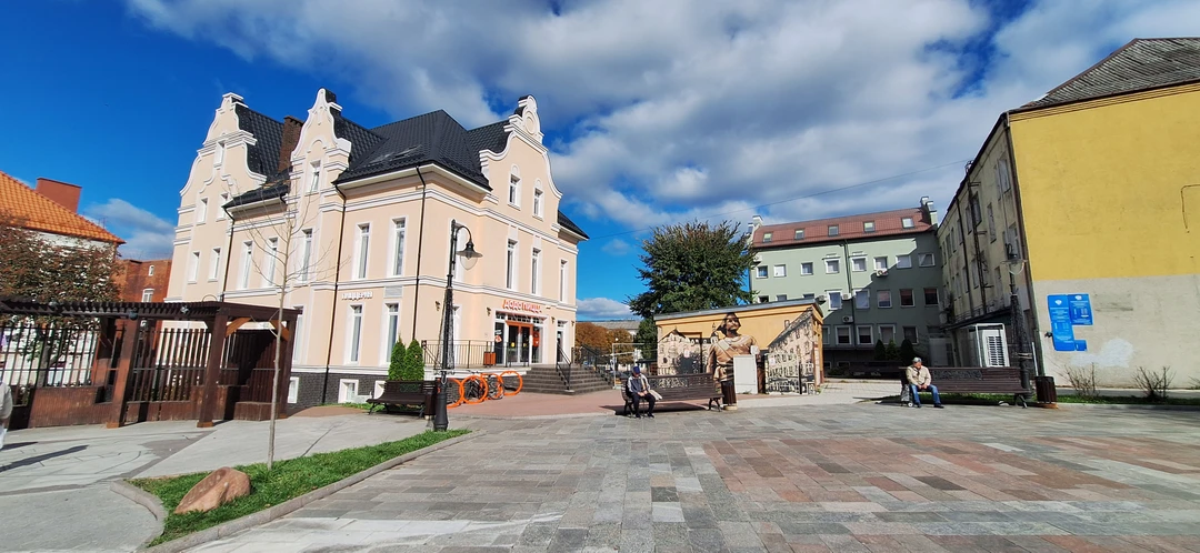 Экскурсию проводил Гид Максим. Мы даже не подозревали сколько интересного и какая богатая история может быть