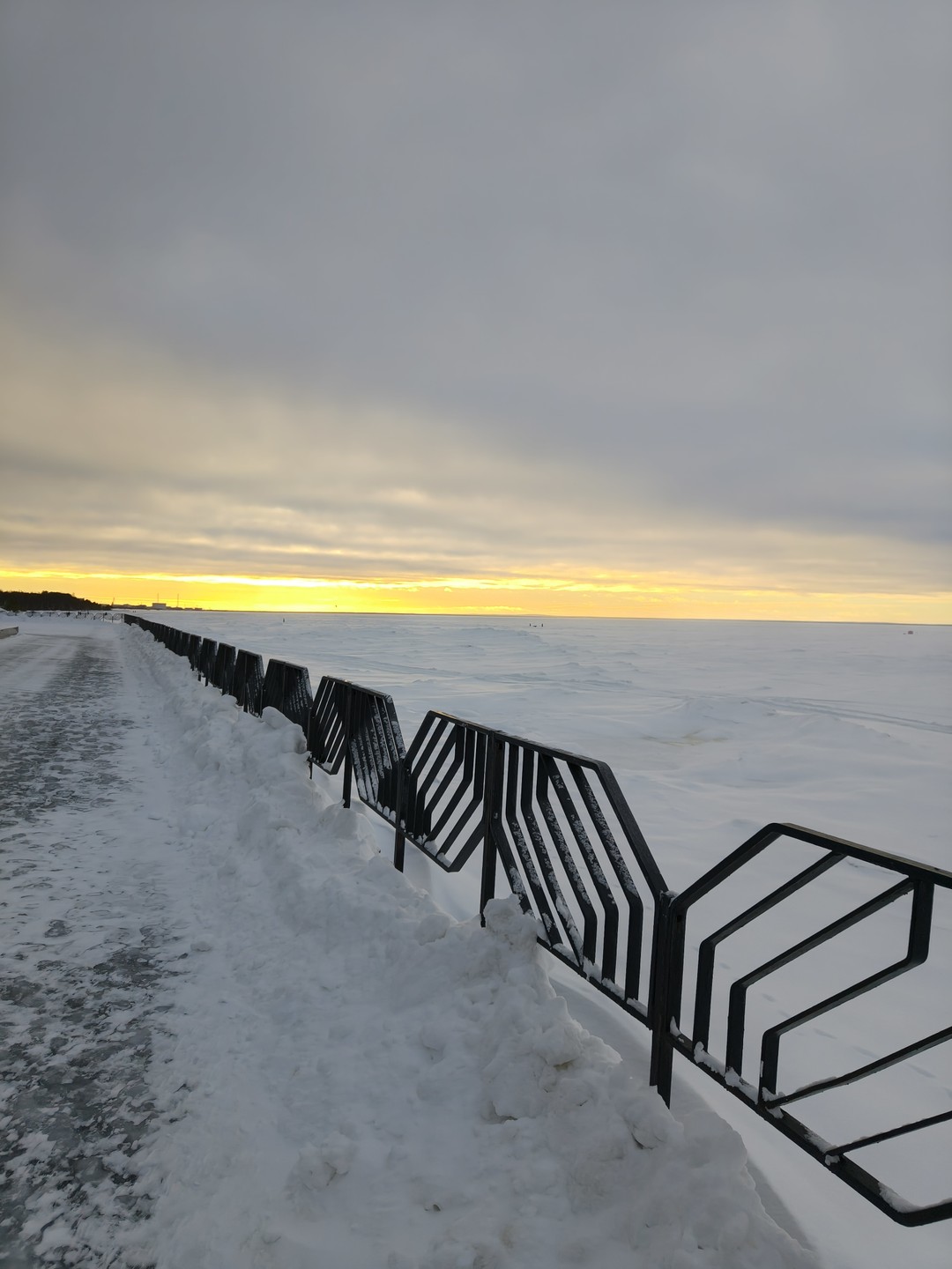 Сергей отличный гид! 👍 Нам очень понравилось с ним ездить и к Северному сиянию ночью и