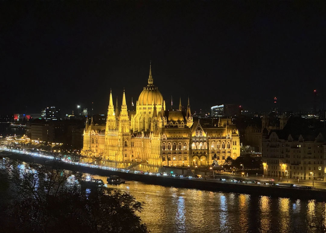 Анатолий, очень хороший гид!