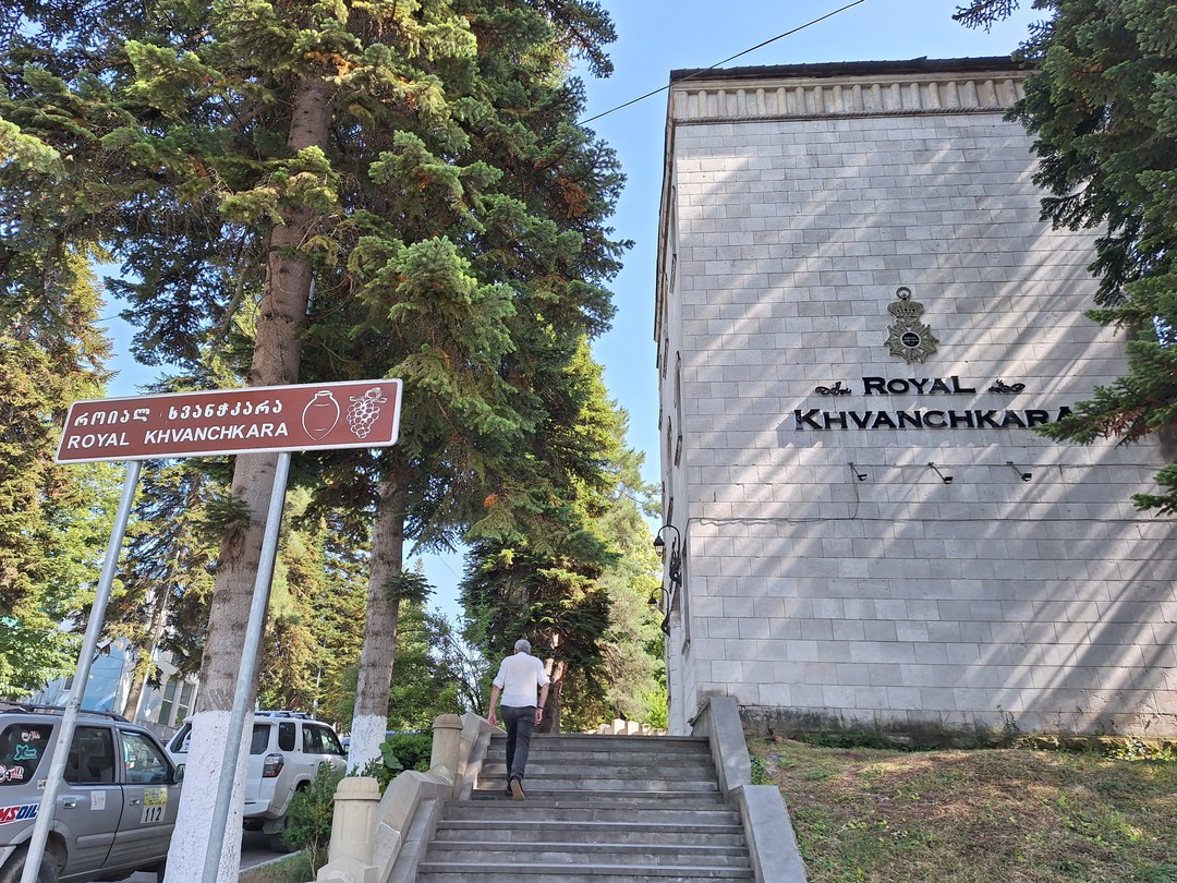 Выражаю Эдуарду огромную признательность за прекрасного гида и водителя Гочу! Мы провели удивительный день в регионе