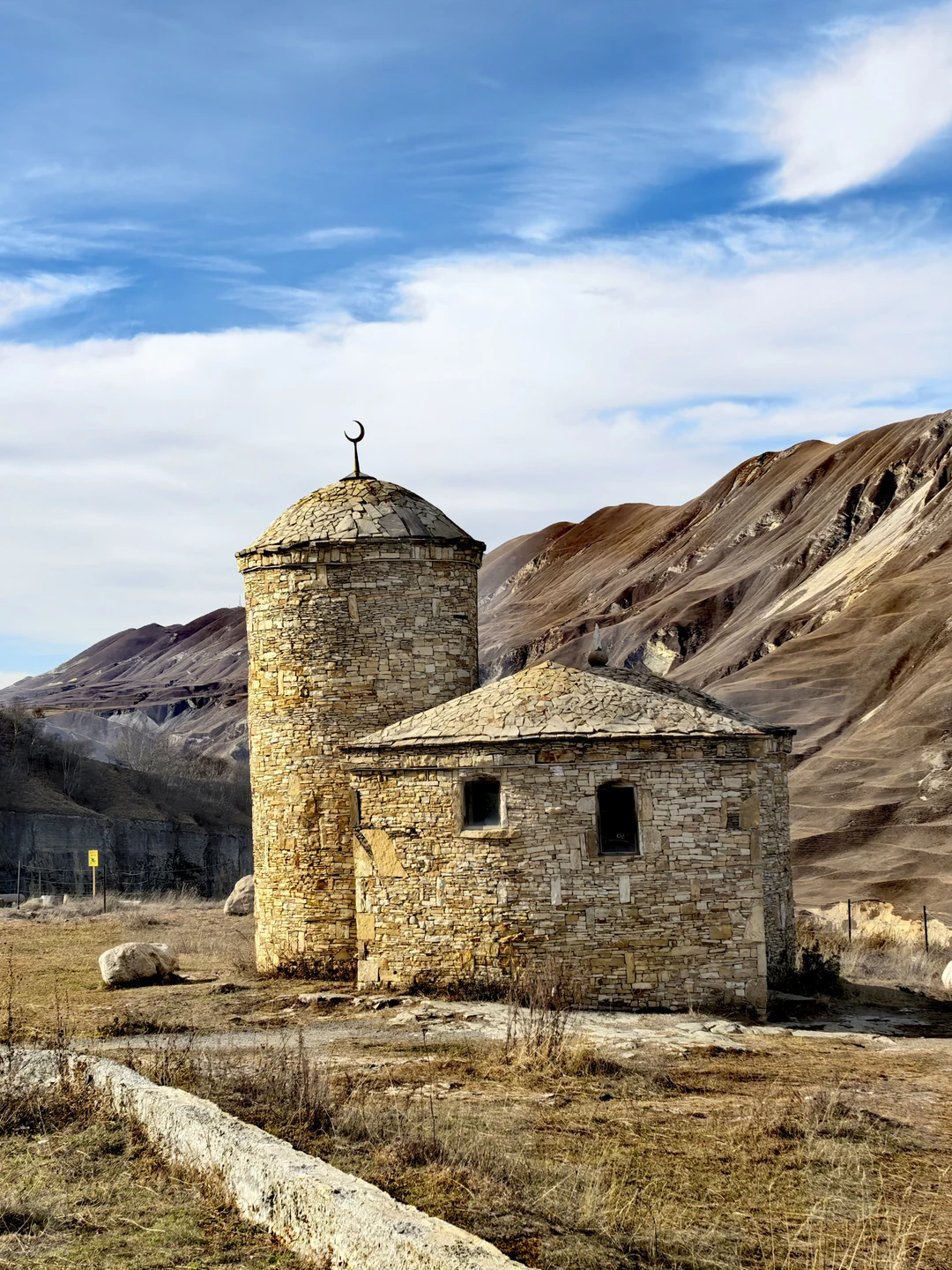 Отличная экскурсия! Красивая природа Дагестана не может оставить равнодушным! Посетили самые топовые локации и даже места