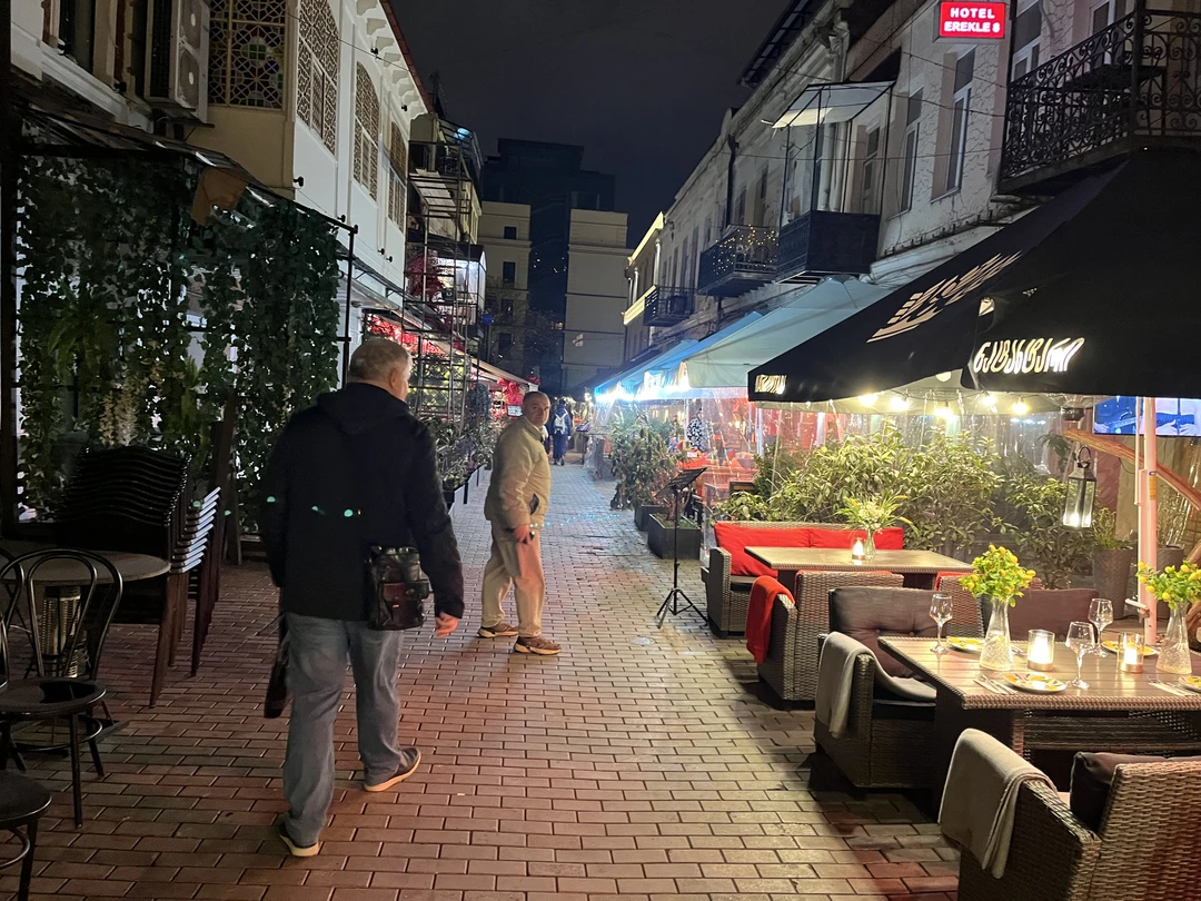 Посетили эту экскурсию две недели назад, нам было очень интересно услышать множество необычных фактов из истории