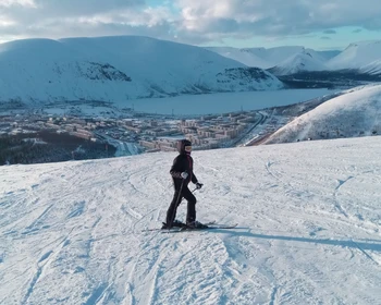 Оленегорск, Мончетундра, саамское кладбище, катание на горе Айкуайвенчорр