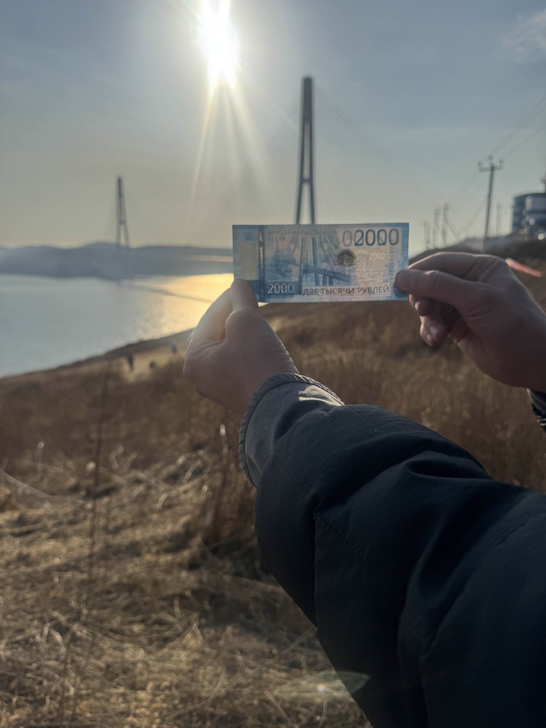 Приятный и интересный гид. Показал нам очень красивые места, провел секретными тропами. Учел индивидуальные пожелания. Мы