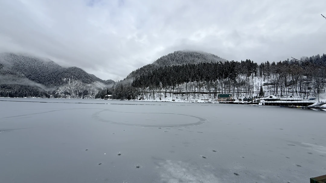 Спасибо огромное, все было очень здорово. У нас был экскурсовод Гамлет, который познакомил нас с вашей