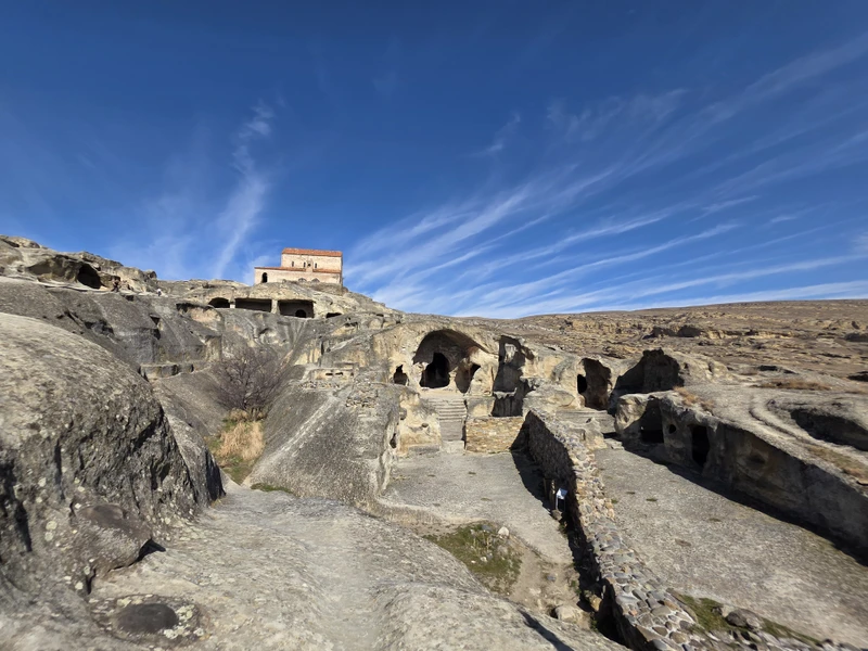 Все понравилось, гид Роберт не только рассказал много интересного по теме экскурсии но и спел нам на грузинском языке, хорошо спел. Всем спасибо!