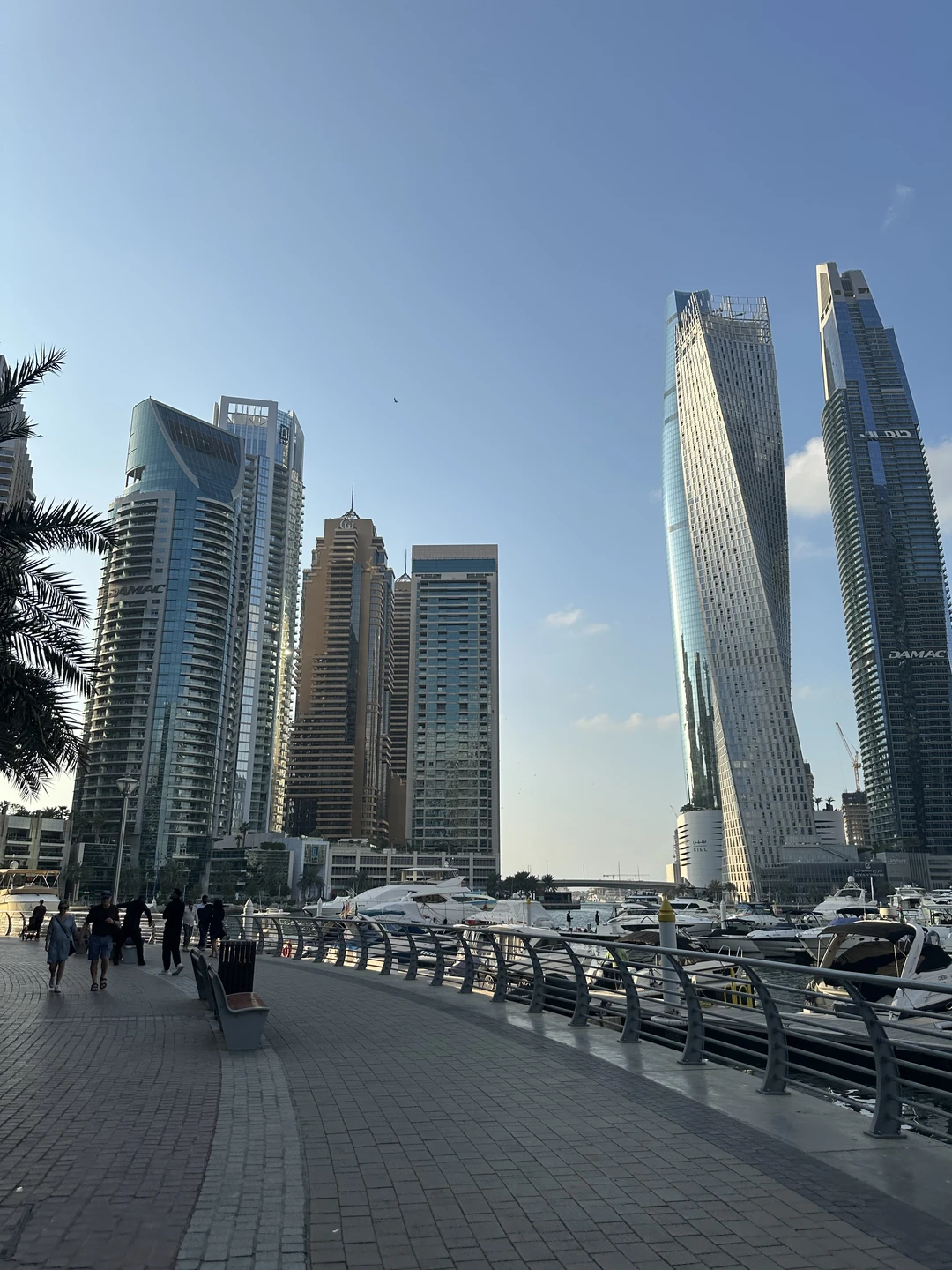 Были на индивидуальной экскурсии по Дубаю с экскурсоводом Исламом и день получился просто замечательный. Всё прошло