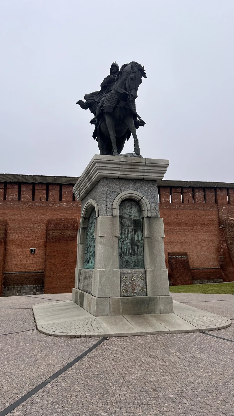 Встречу подруг времен института решили провести в Коломне. Чудесный уютный городок 🫶🏻Прекрасная Екатерина провела для нас