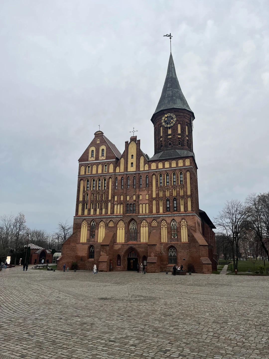 Очень увлекательно, интересные места и тонкости исторических фактов😎👍