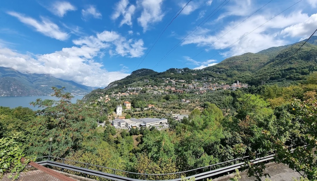 Приезжали в Милан на выходные и один из дней посетили озеро Комо и окрестные города вместе
