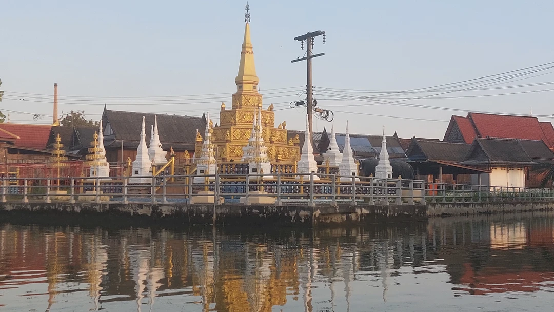 Экскурсия будет особенно интересна тем, кто в Тае впервые и не был в провинции. Впрочем, и матерые таетуристы получат немало новых впечатлений