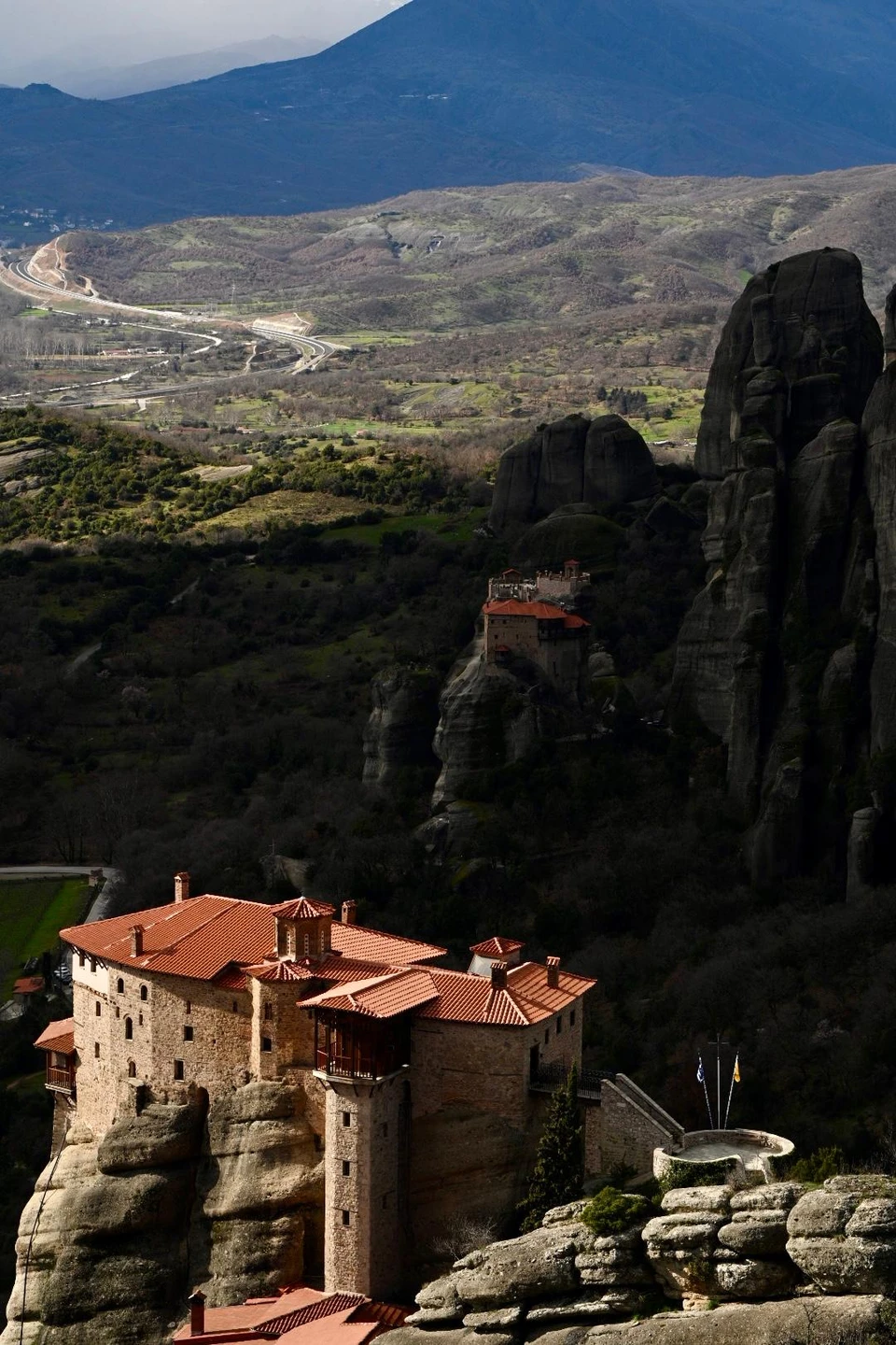 Были на экскурсии с Никосом семьёй из трёх человек. Всё было великолепно. В машине комфортно, дорога