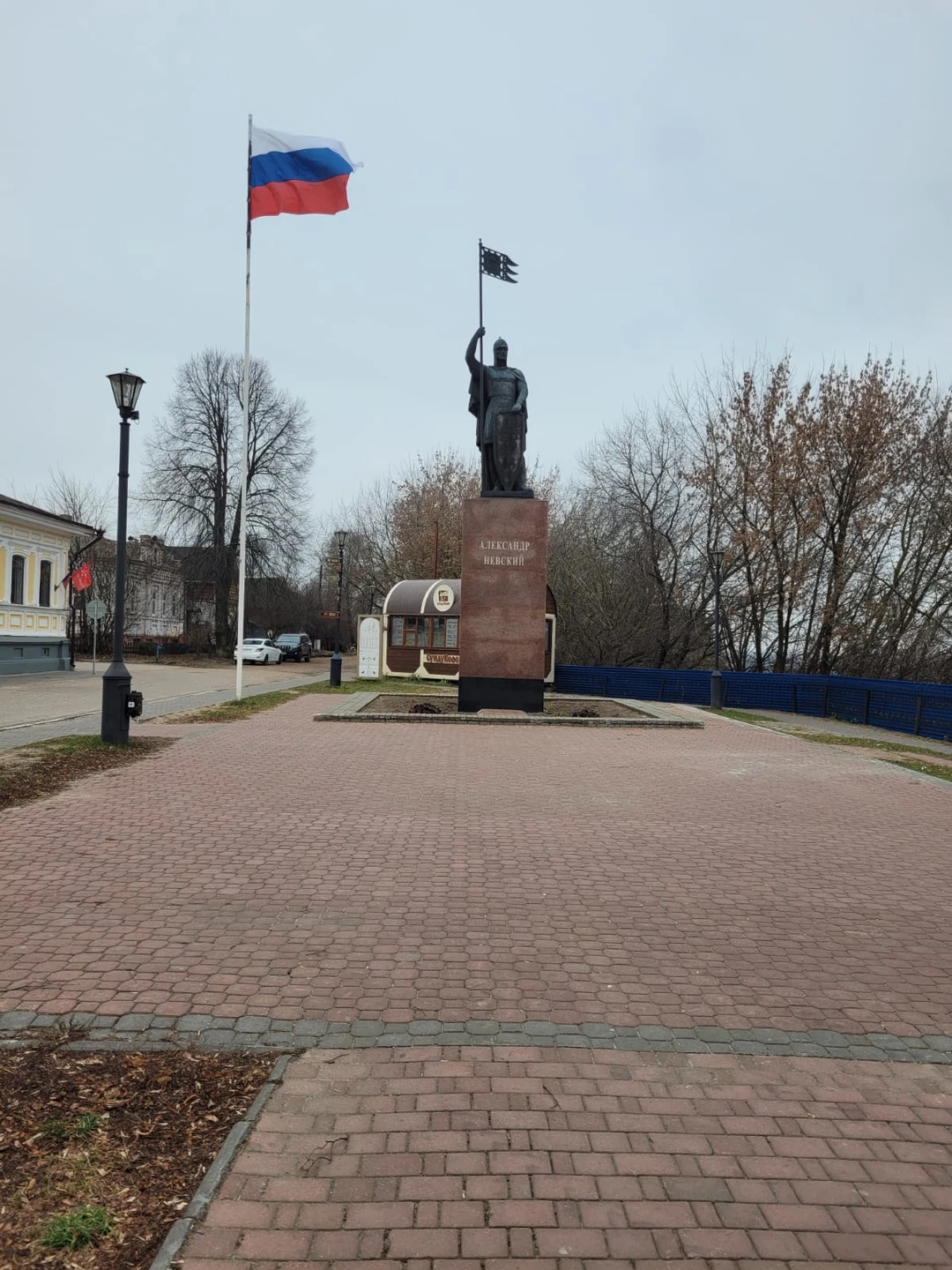 Огромная благодарность Галине, нашему экскурсоводу за прекрасную экскурсию по Городцу!