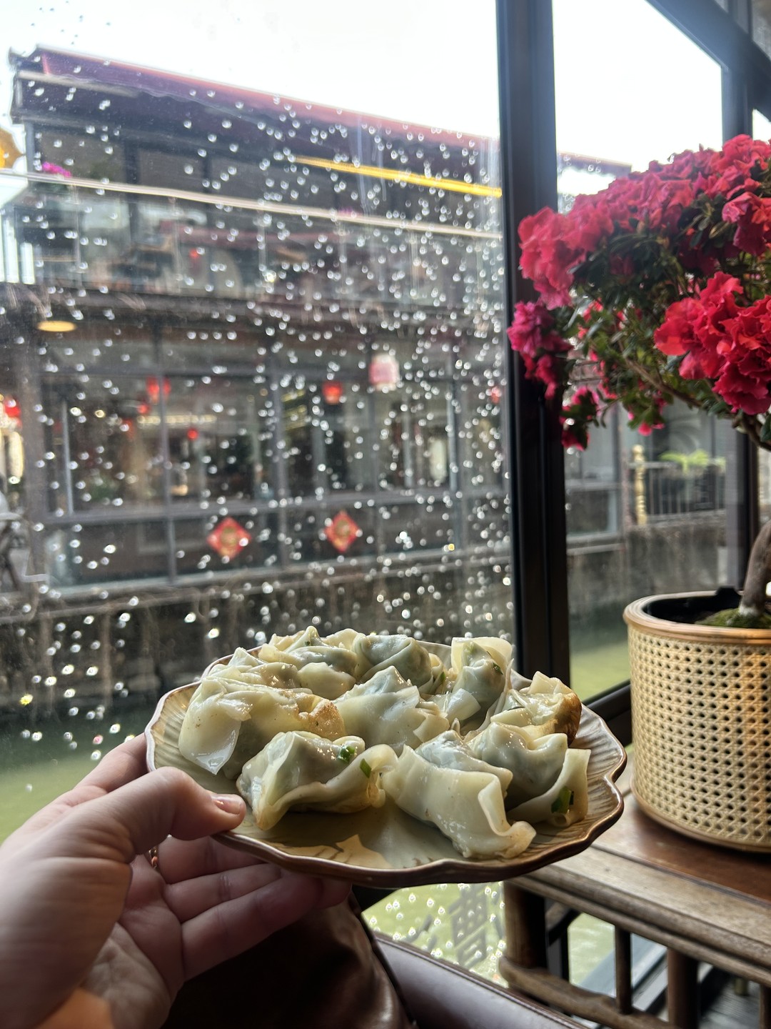 Посетили очень красочную экскурсию с господином Ваном 🙏🏻 Очень динамично и аутентично 🐉🐲 Накупили кучу классных