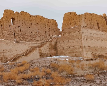 Переезд в Хиву, древние крепости, погружение в быт кочевников