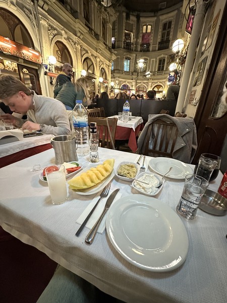 Отличная экскурсия, а точнее прогулка с подругой, с которой вы давно не виделись. Баяна знает такие