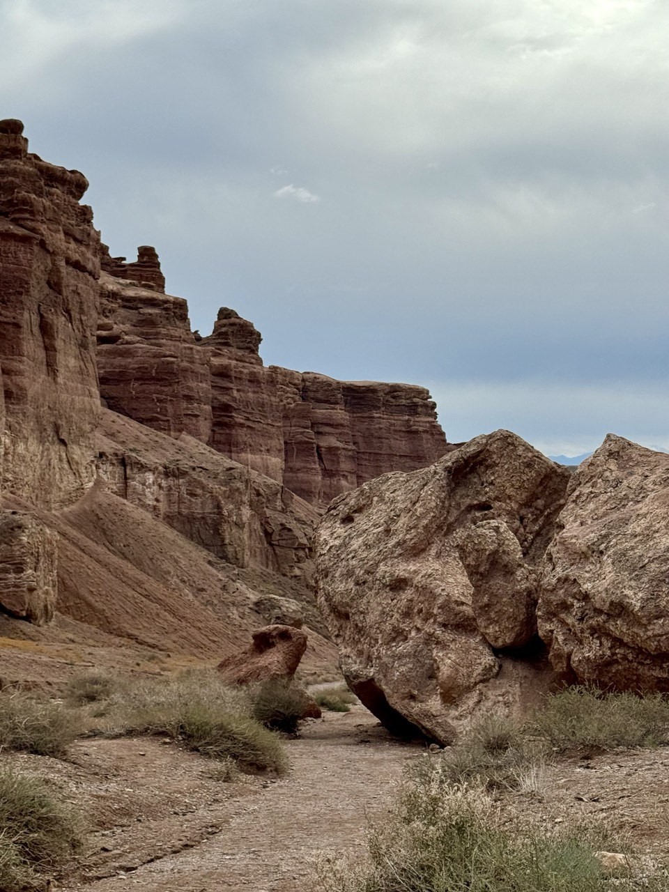 Мы испытали огромный восторг от увиденного и, скорее всего, пейзажи в виде каньонов, озер и рек врежутся в память навсегда
