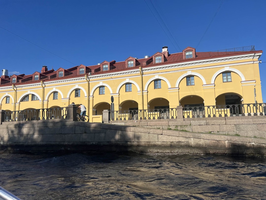 По каналам Петербурга на элитном катере с гидом (Natalia)