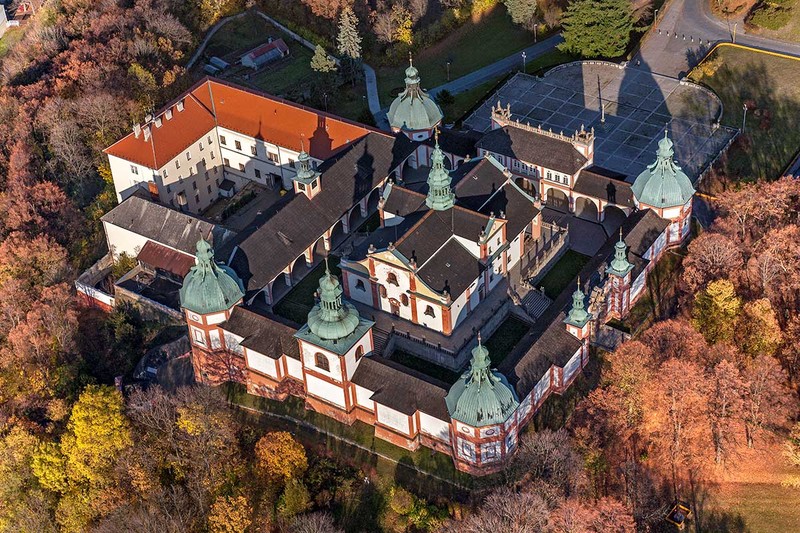 Чудеса Святой Горы и средневековый Карлштейн