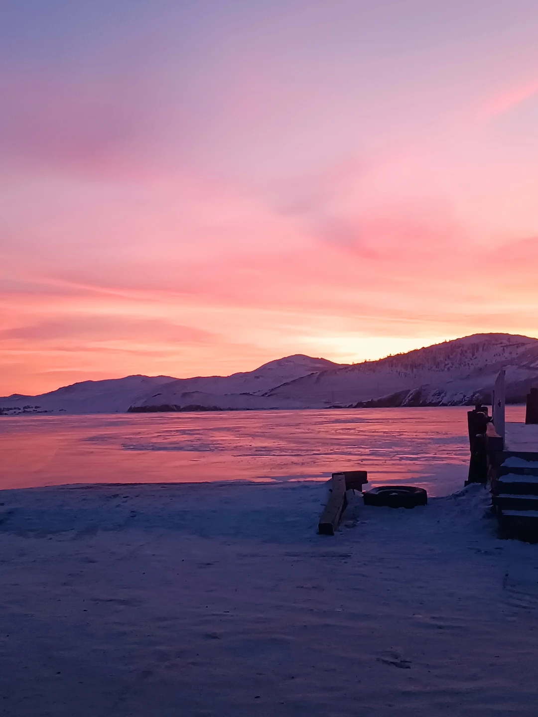 Поездка была замечательная. Гид Дмитрий прекрасный рассказчик. Организация замечательная, всё успели посмотреть, накормили вкусной ухой. Закат
