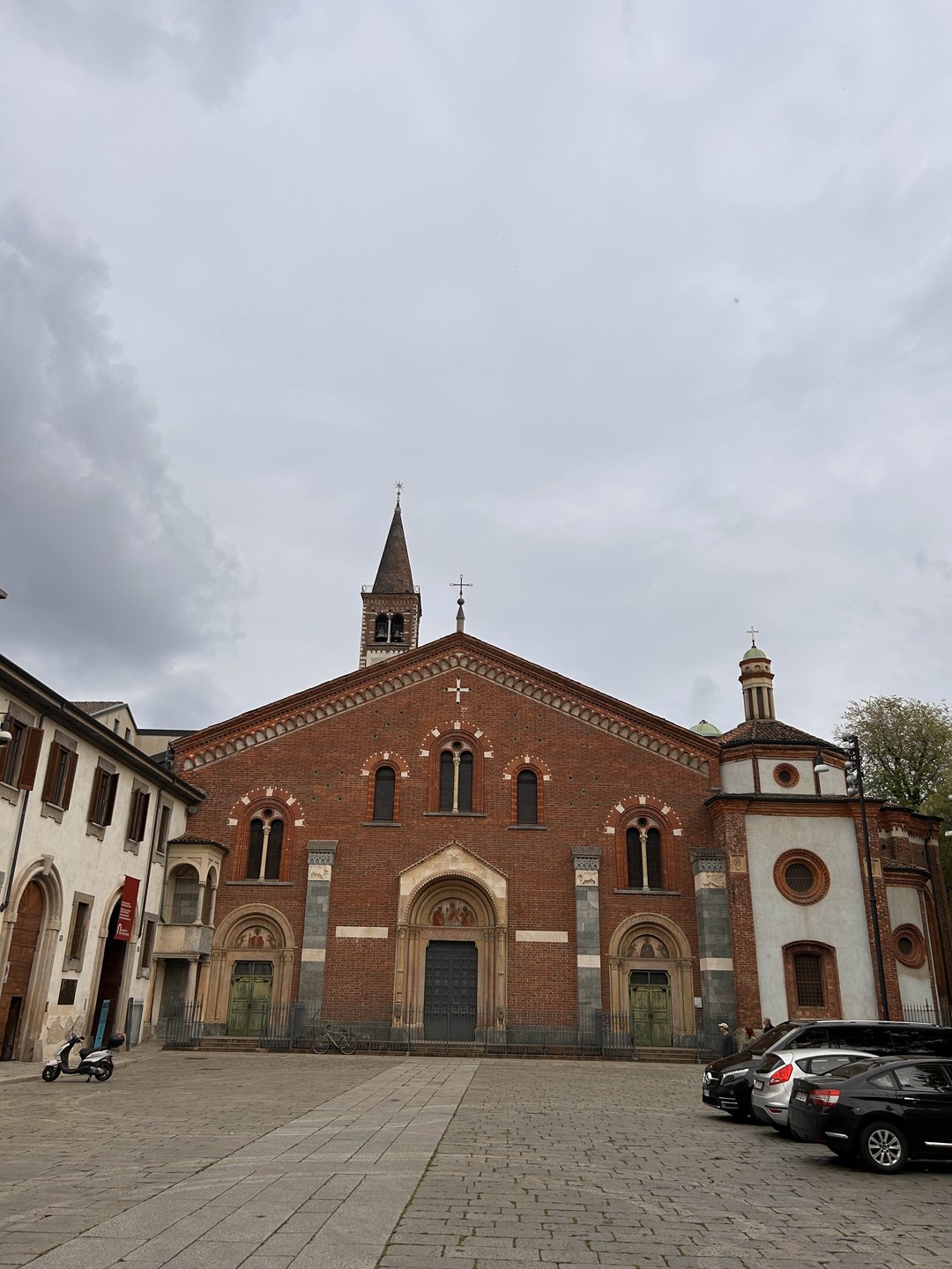 Мы были уверены, что Милан - город, в котором абсолютно нечего смотреть. Но, как в известном