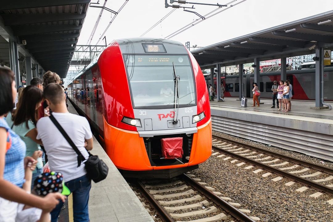 сколько от адлера до сочи