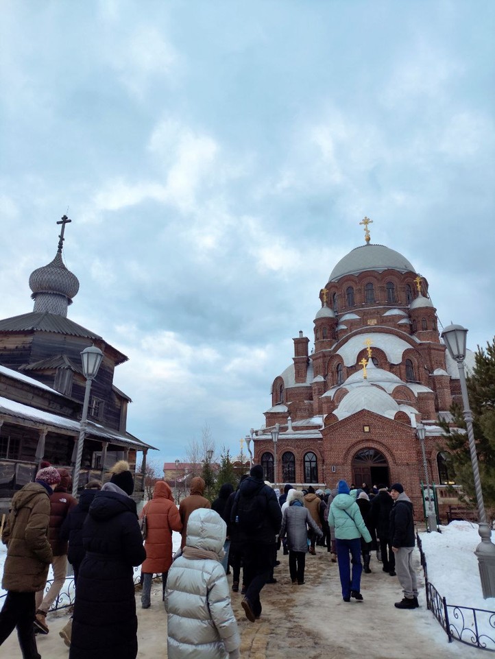 Экскурсия понравилась. Вселенский храм - место странное, тем не менее заслуживающее внимания. Раифа - очень благодатное