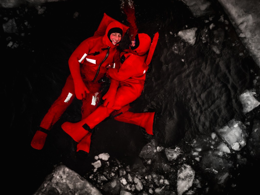 Ребята молодцы! Плавание проходило в дружеской отмосфере,Александр проинструктировал по технике и безопасности,предупреждал по опыту,как лучше не