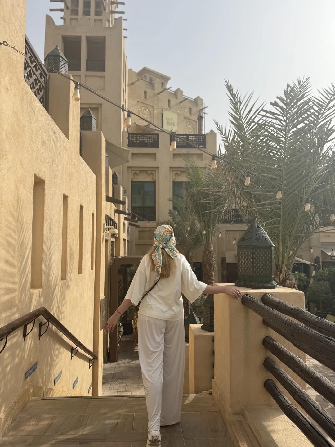 От всей души благодарим нашего гида Шахзода за невероятное путешествие по Дубаю! Это был не просто