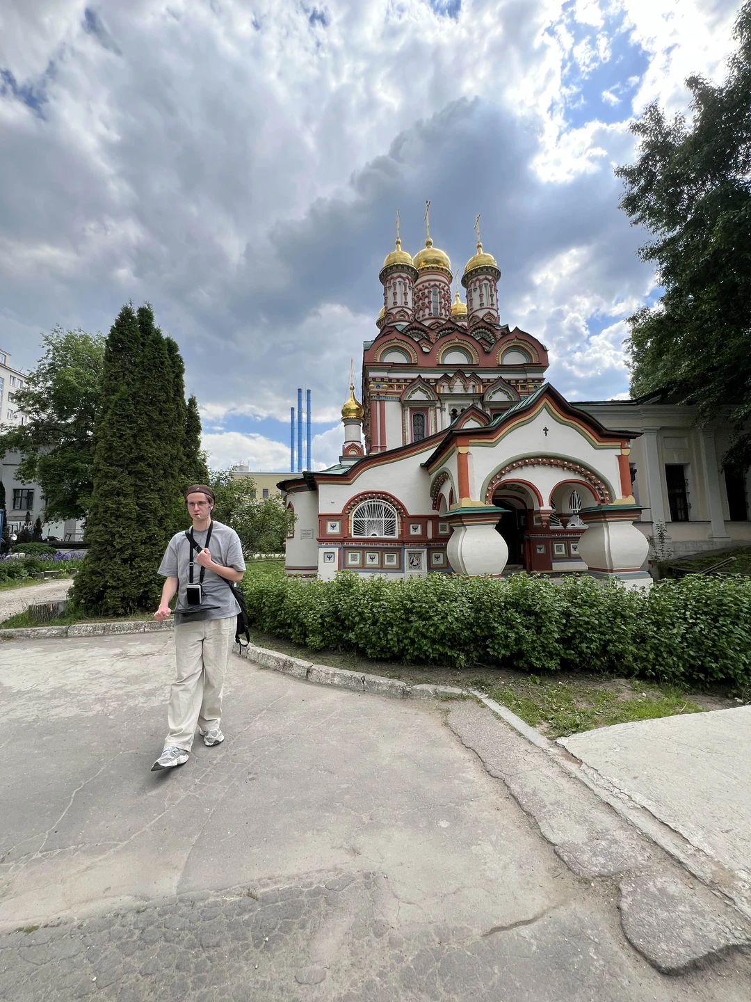 Приятная экскурсия. Много неожиданных интересных фактов даже для москвичей. Маршрут подойдем всем. Ну может маленьким детям будет не сильно интересно