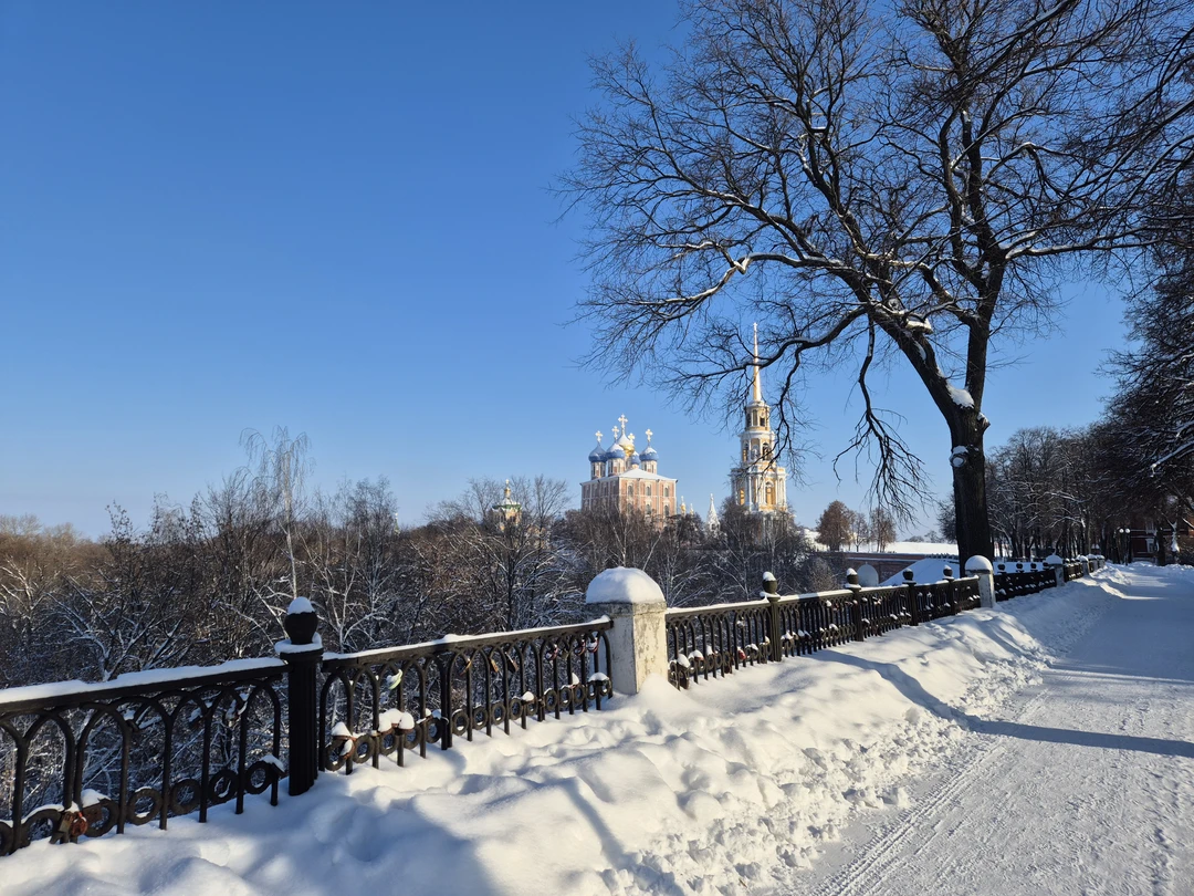 Отличная экскурсия,внимательный и эрудированный гид,подача материала доступная,было интересно. Рекомендую.