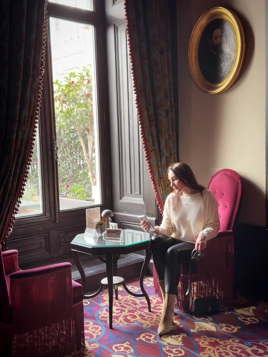 В Стамбуле и на Истикляль бывала много раз, но никогда не заглядывала на удаленные улочки и в пассаж