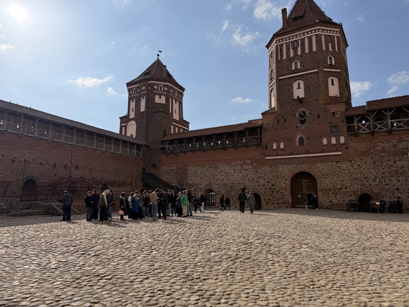 Групповая экскурсия в замки Мир и Несвиж (обед включен) (Салахова)