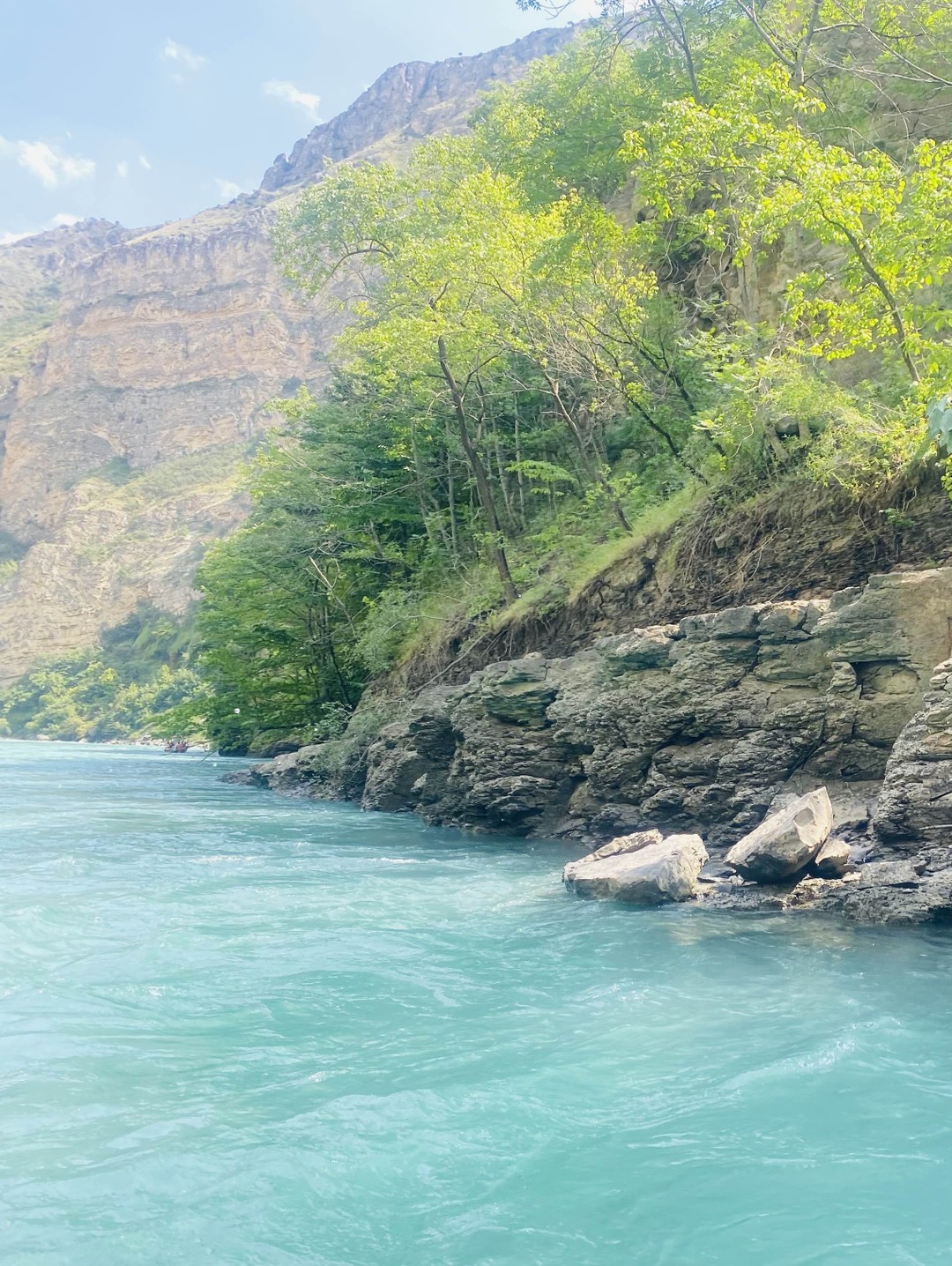 Наше путешествие в Дагестан началось с выбора гида и мы выбрали тур на три дня у