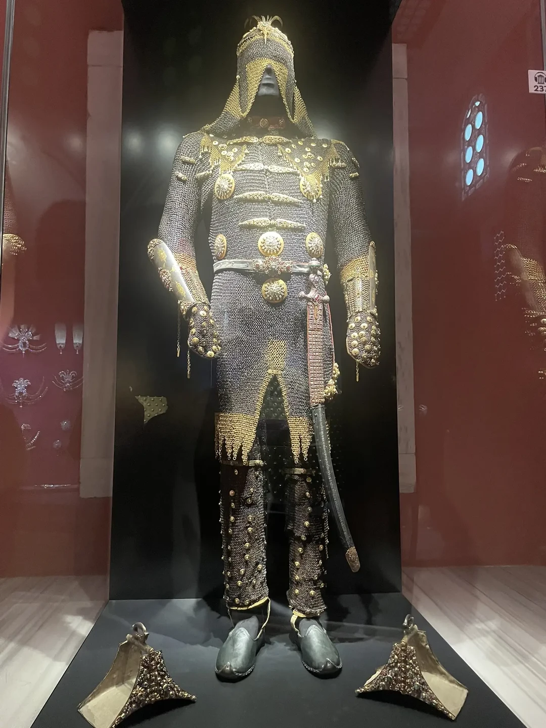 На второй день после экскурсии "Увидеть главное в Стамбуле" мы отправились во дворец Топкапы. И Рушен