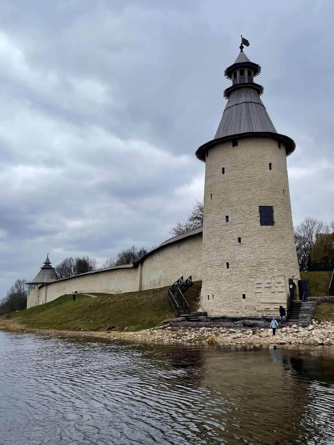По древнему Пскову с историком (Инна)