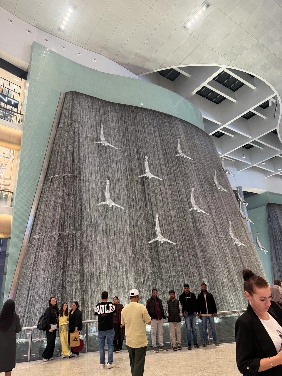 Хочется сказать большое СПАСИБО Миразизу! Встретил нас около отеля и по окончанию экскурсии привез нас обратно