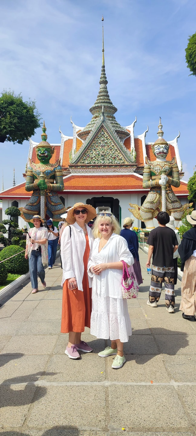 Очень довольны экскурсией, она получилась индивидуальной. Были только мы вдвоем с подругой. Гид забрал нас машине