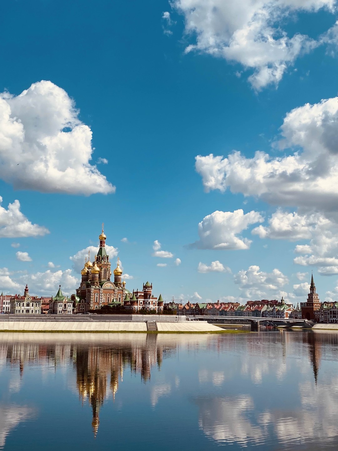 Спасибо большое, Елене за познавательную прогулку по городу! Грамотно составленный маршрут, интересные факты, приятная атмосфера общения