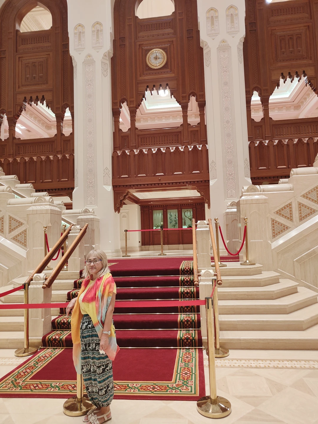 Обзорная экскурсия по Маскат у стала жемчужиной моего отдыха в Омане. Комфортабельный Мерседес возил нашу группу