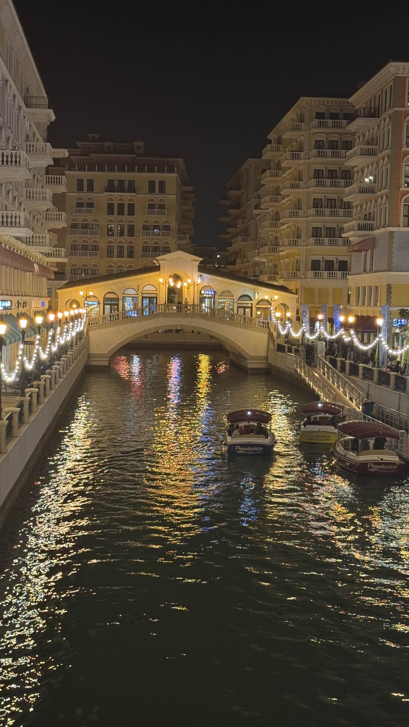 Венера невероятная! Настолько теплый, позитивный и открытый человек!