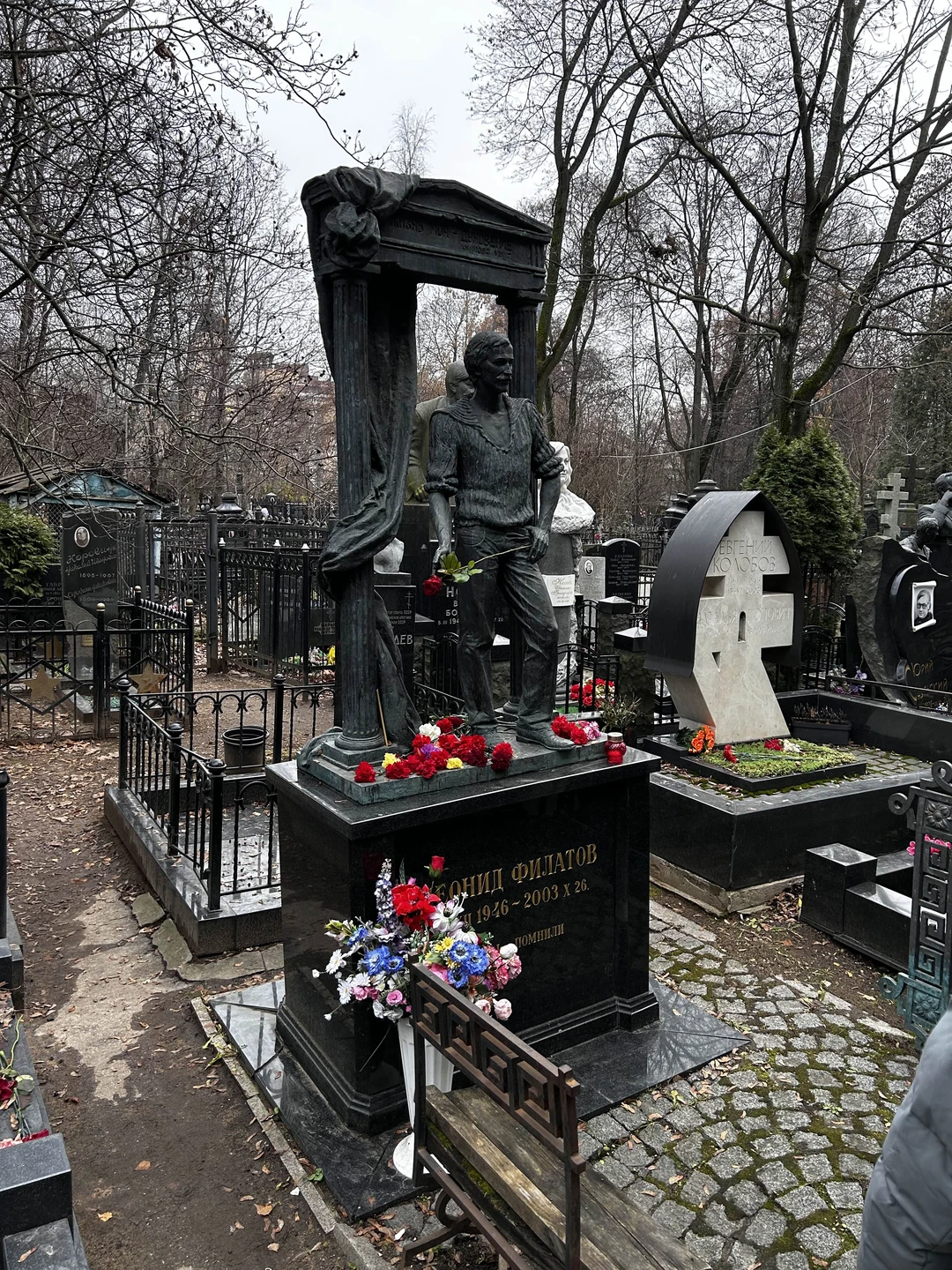 Экскурсия 30.11 по Ваганьковскому кладбищу нам очень понравилась. Хотим поблагодарить гида Светлану за прекрасную экскурсию. Узнали