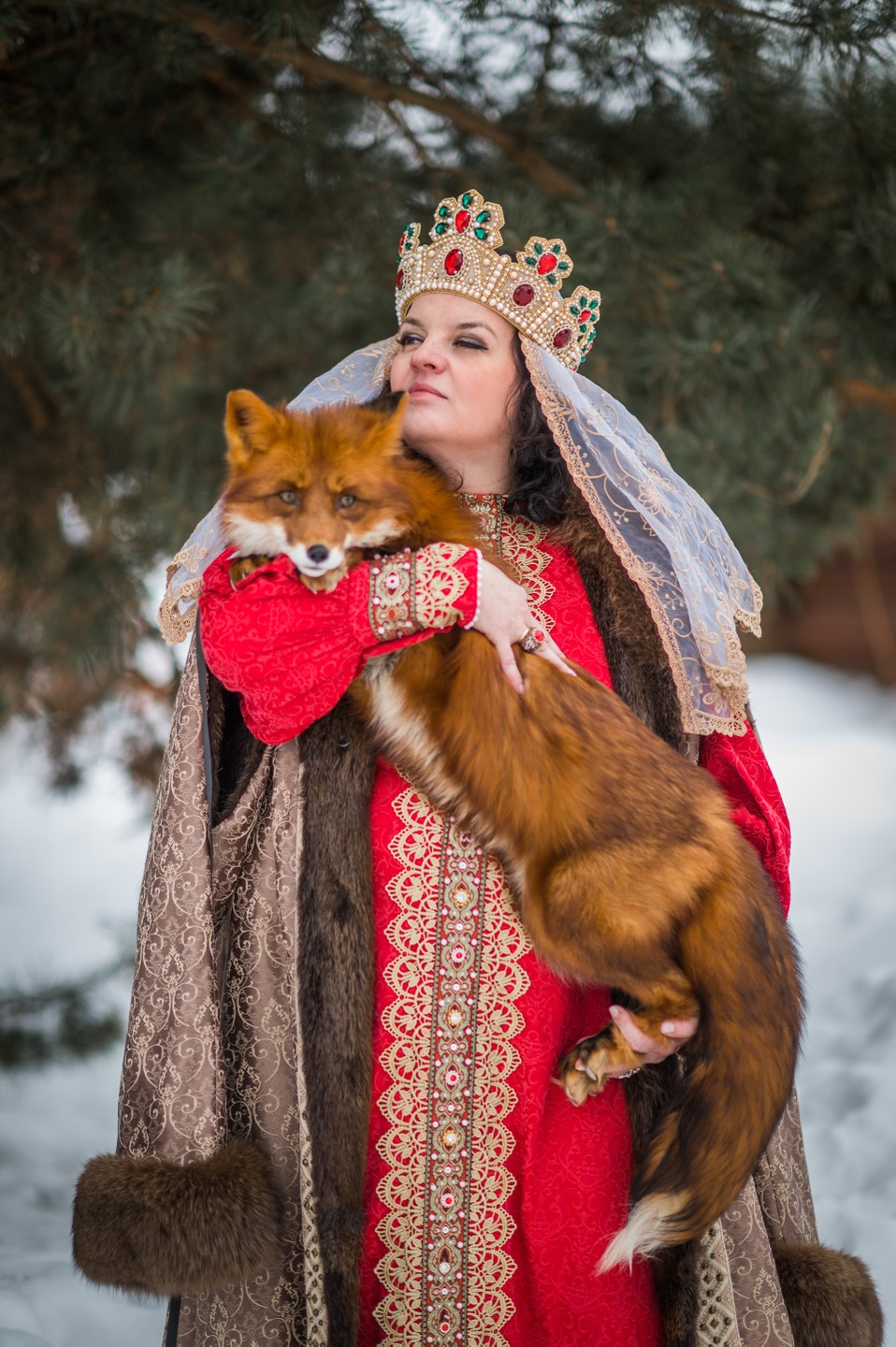 Пот-ря-са-ю-ще!!!! Начиная от организации фотосессии. подбора костюмов, реквизита до финала - шикарных фото. Очень понравилось. С