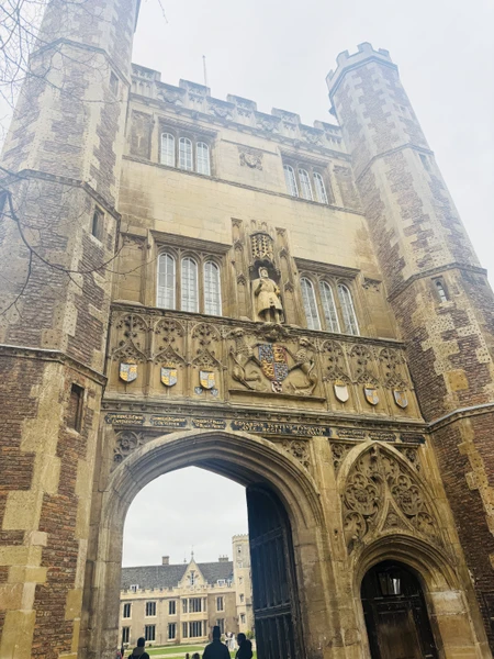 Огромная благодарность Татьяне за замечательную экскурсию! Татьяна-прекрасный профессионал своего дела, который с лёгкостью адаптируется под любых