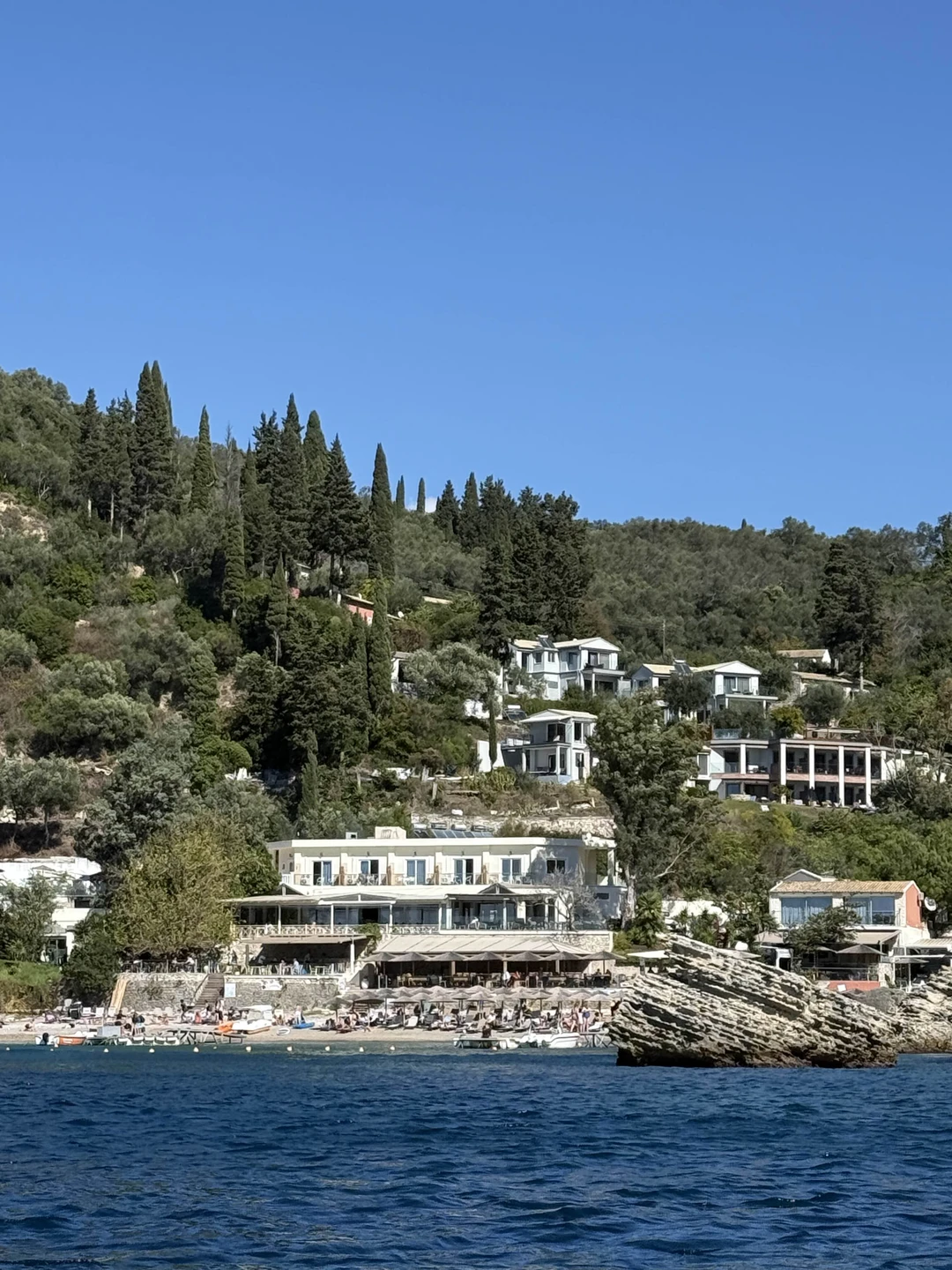 Георгий - кладезь информации: и про древность рассказал и про сегодняшнюю жизнь местных жителей