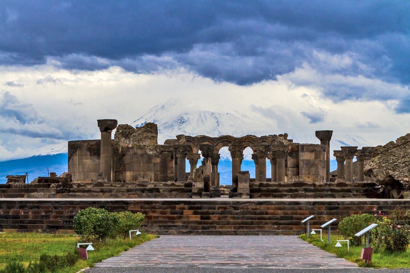 Духовное наследие Армении: Эчмиадзин и Звартноц