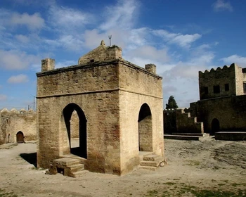 Горящая гора Янардаг и храм Атешгях